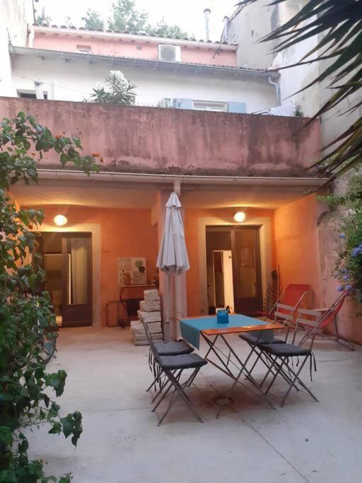 Arlette La Petite Maison Arlesienne Kültér fotó